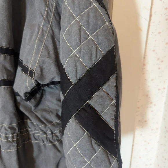 ❄️ Bogner Vintage women's Gray and Black Winter Coat Jacket size 10